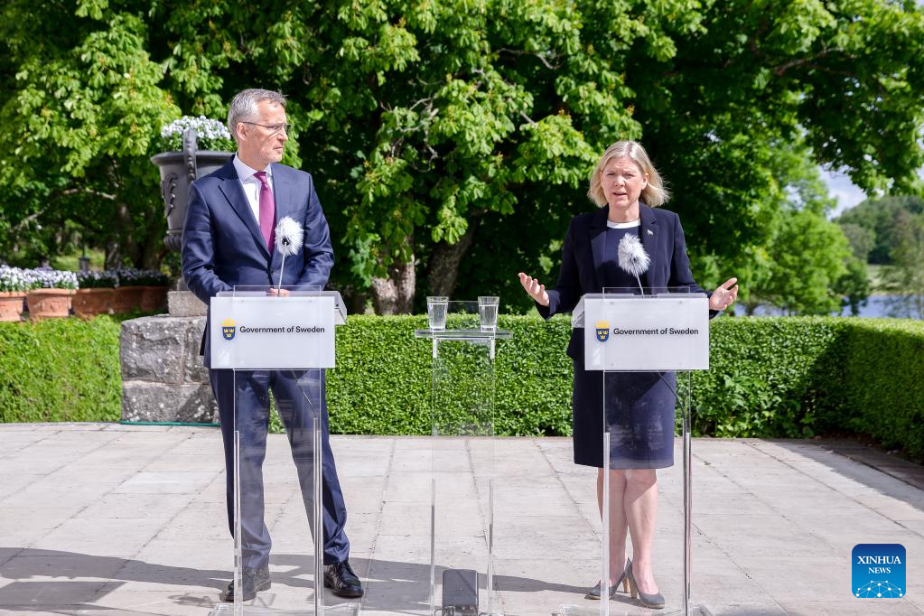 NATO says "working hard" on issues concerning Finland, Sweden's bids